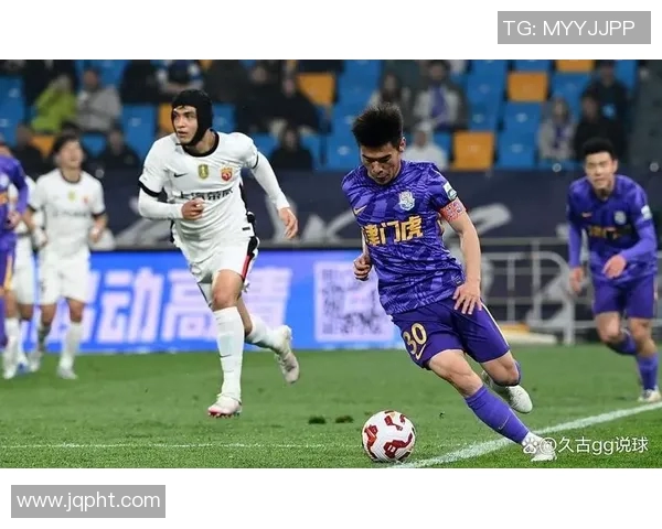 津门虎迎战泰山谢鹏飞能否再创佳绩引发球迷热议