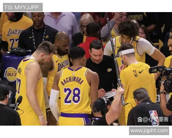 湖人新援巴顿正式亮相,球队阵容再添利器