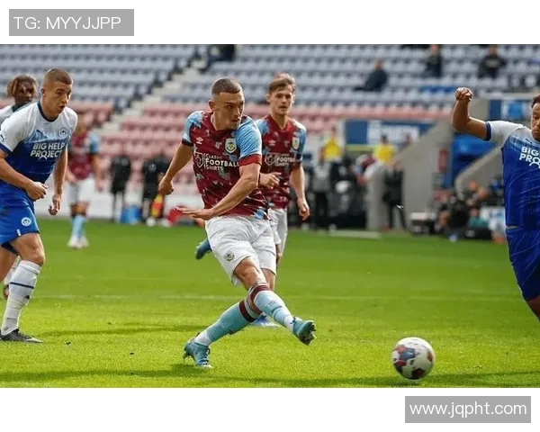 汉堡大胜霍芬海姆,积分榜上升至前列