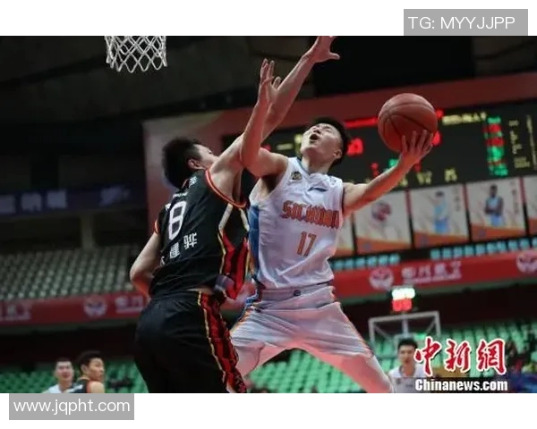 马刺队在季前赛中与中国男篮展开激烈对抗，最终以108-99取胜